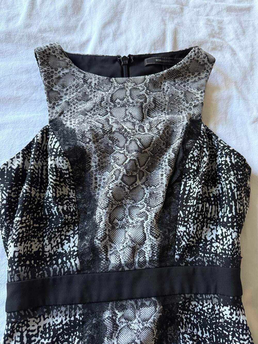 BCBGMaxAzria - Picture 3 of 6